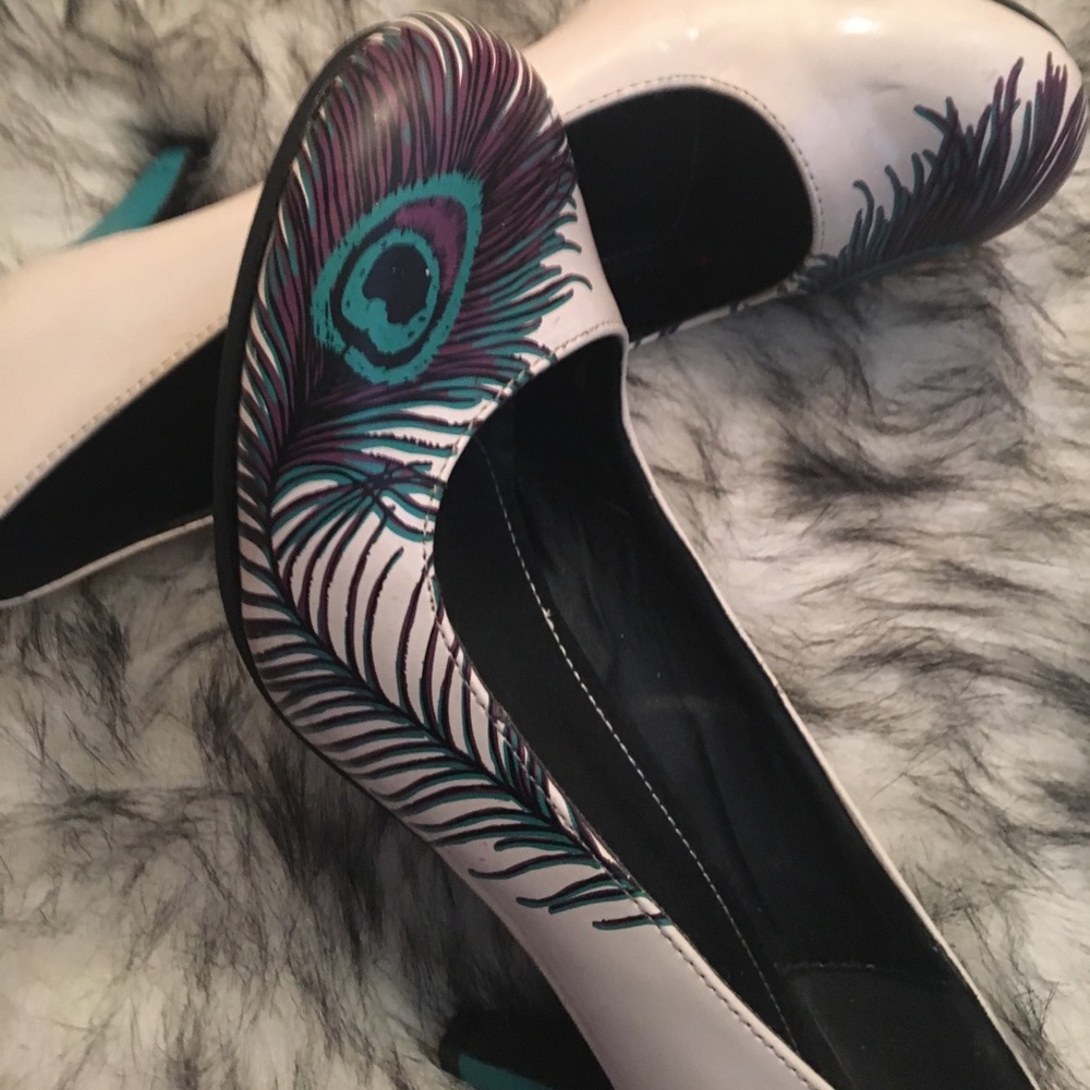 T.U.K. Peacock Closed Toe Heels 10